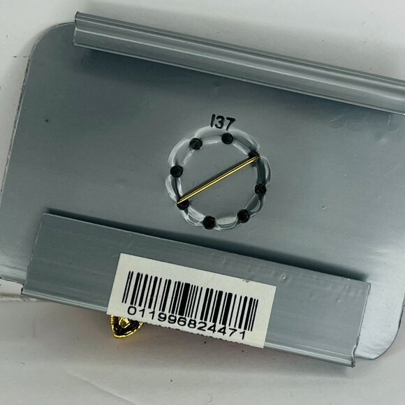 Gold-Toned Violin Brooch by 1928 - Picture 3 of 3